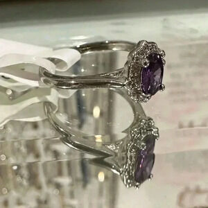 New ring Size 7 beautiful purple stone with ornate design and silver band
